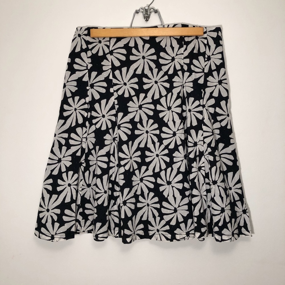 NY & Company Floral Black & White Skirt Cotton Zip